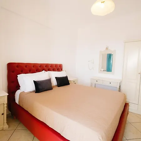 My Life Hotel Fira (Santorini)